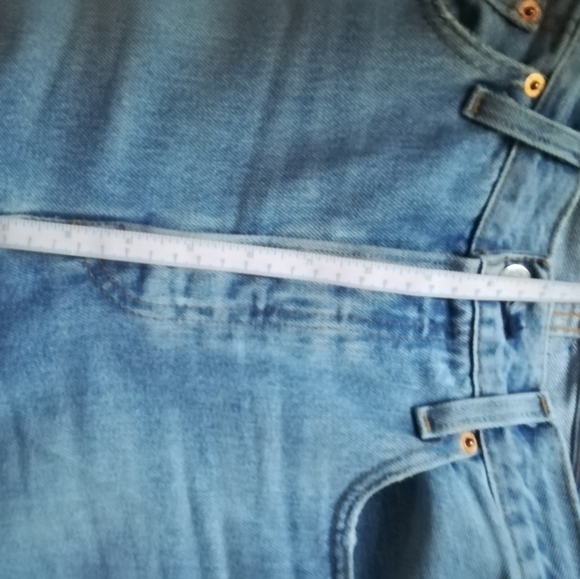 Levi's 501 100% cotton in light denim - Picture 6 of 7